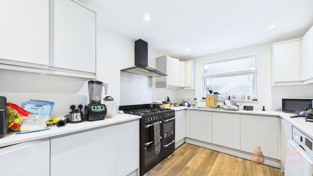 Property photo 1 of 4