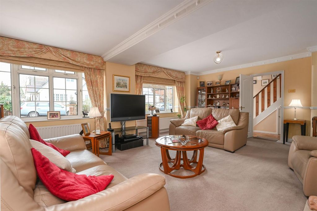 Property photo 2 of 18