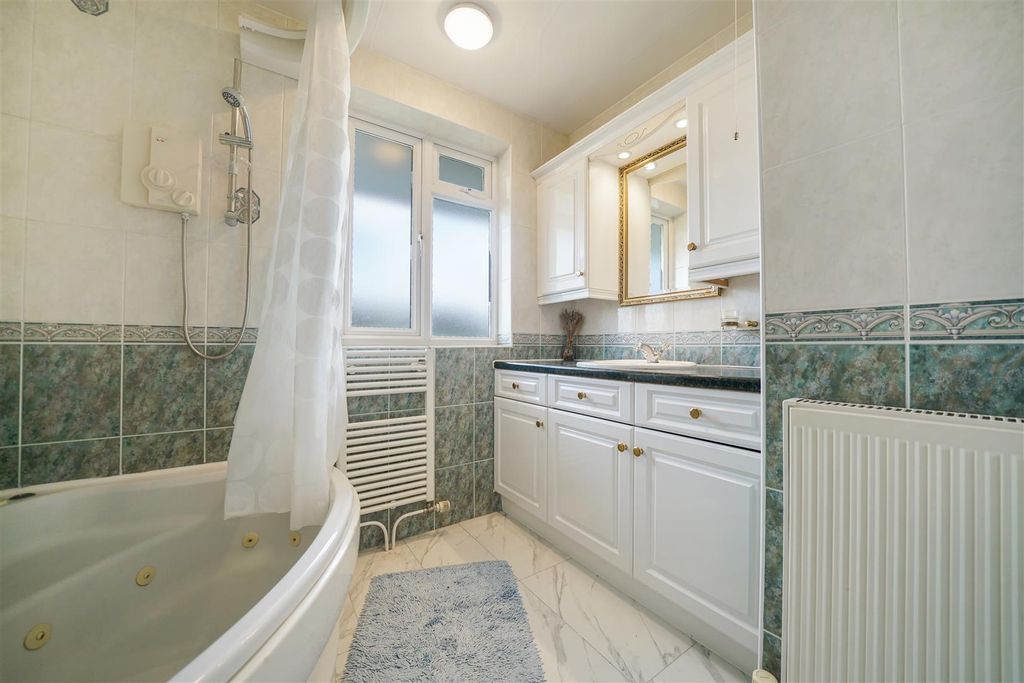 Property photo 3 of 15 3 Mayfields - E6Cpj7Wds12Hiirxwdxk.Jpg