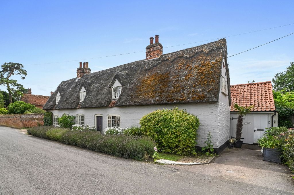 Property photo 1 of 18
