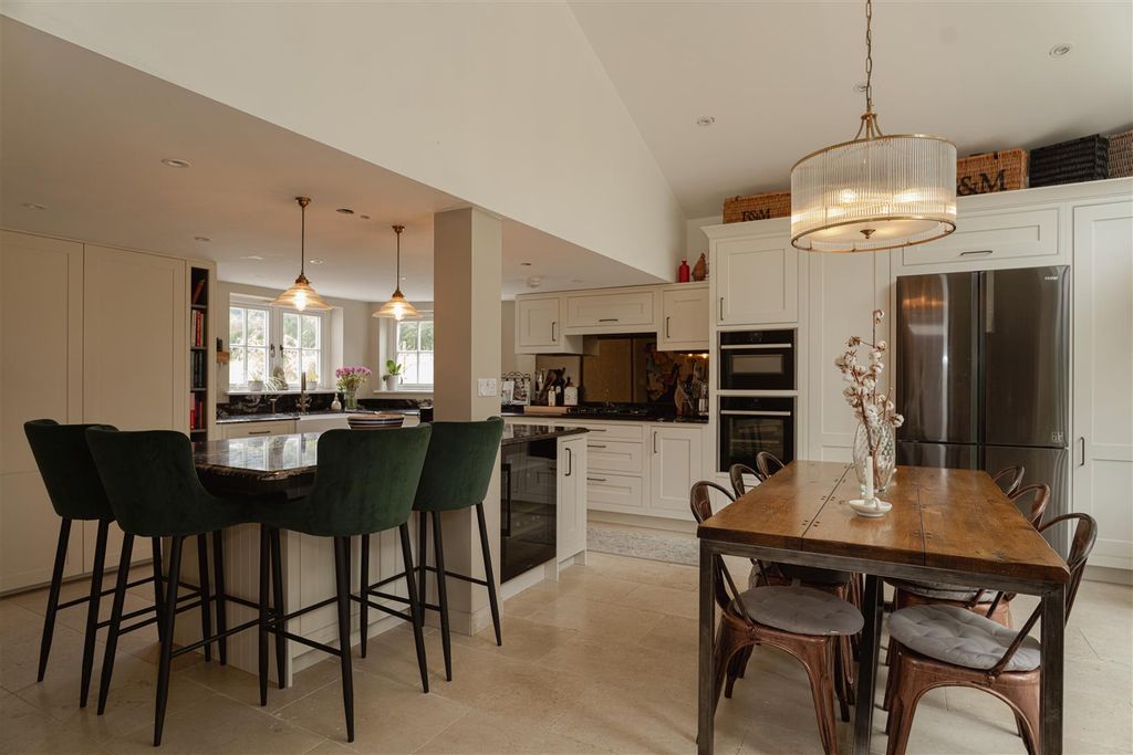 Property photo 1 of 28 2.Jpg