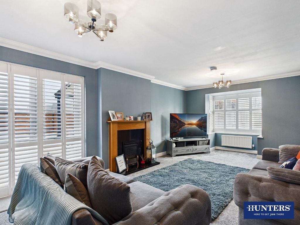 Property photo 3 of 26 Family Lounge