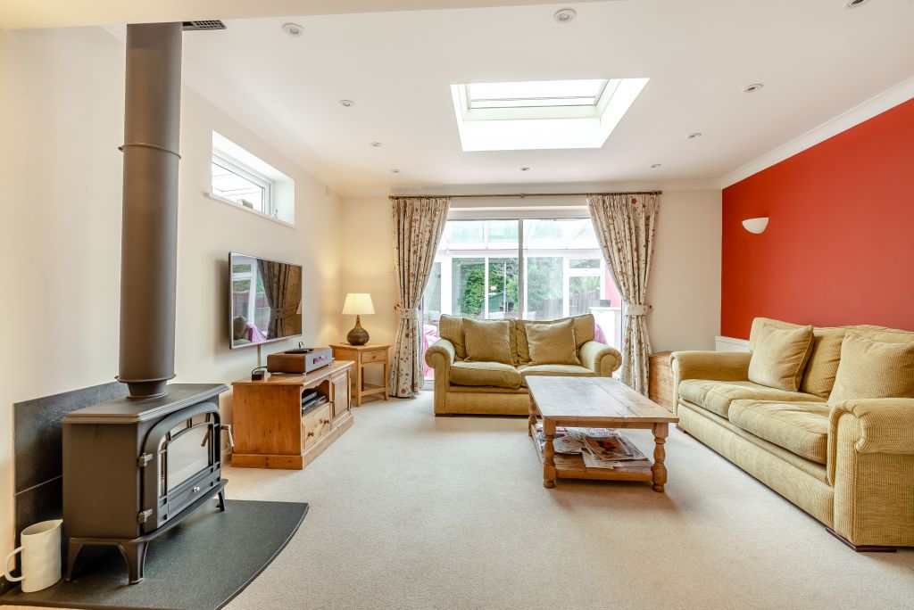 Property photo 3 of 9