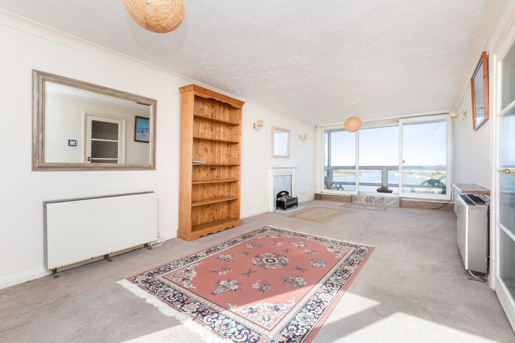 Property photo 2 of 12 5389543