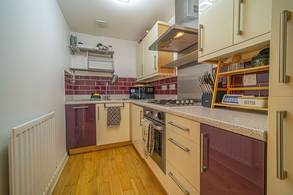 Property photo 3 of 23