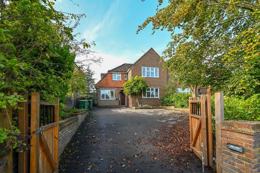 Property photo 1 of 25