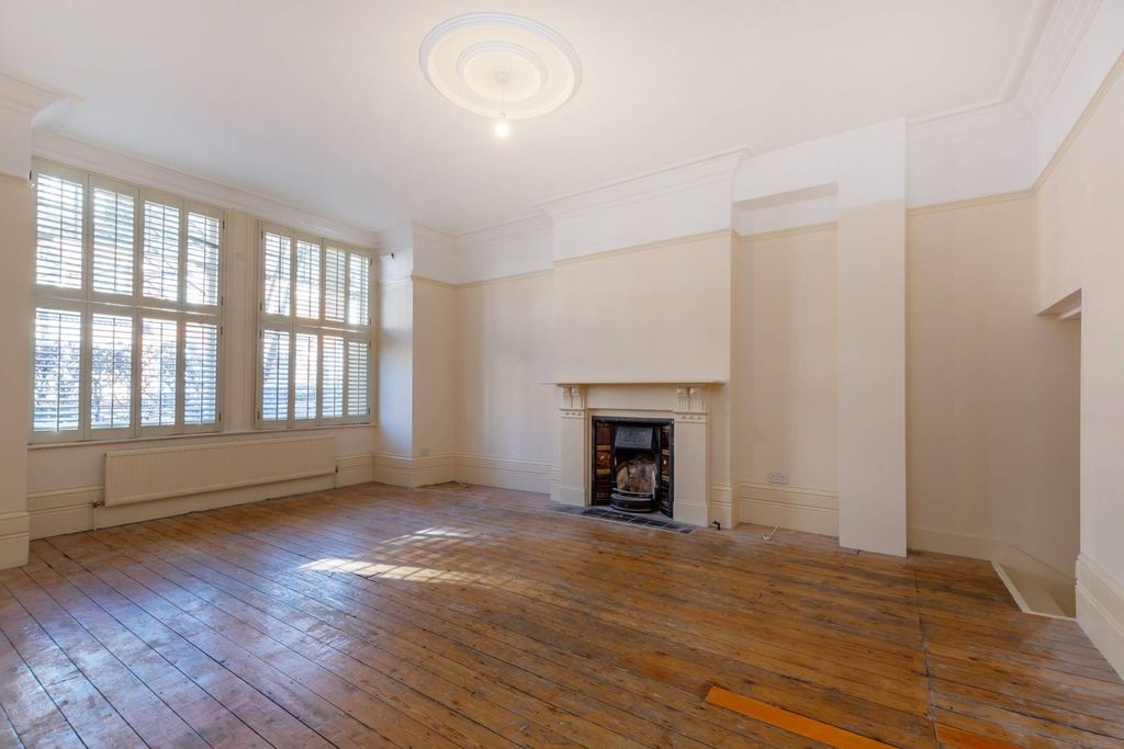 Property photo 3 of 9