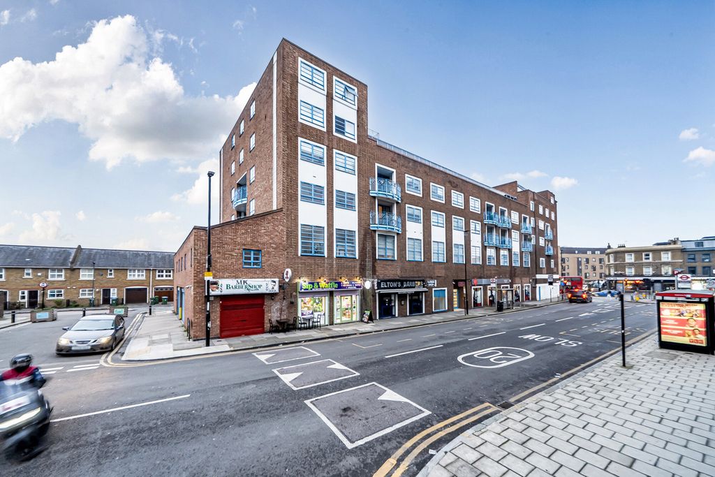 Property photo 1 of 20 1404401-15-697793...