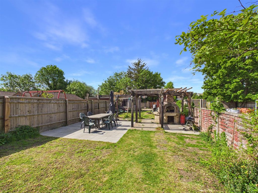 Property photo 3 of 17 Cam02435G0-Pr0256-Still016.Jpg