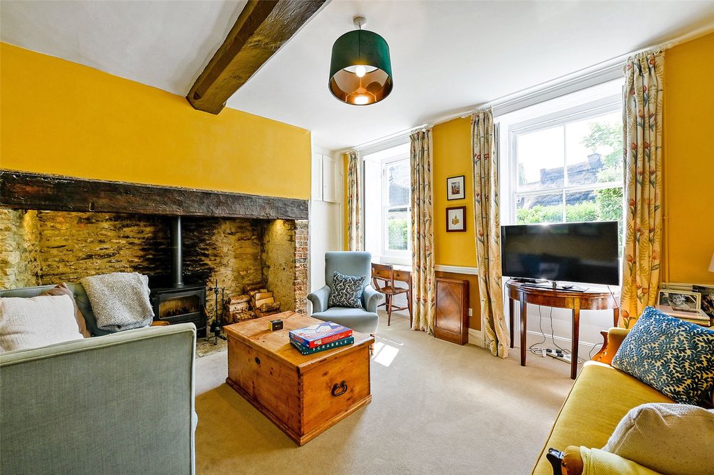 Property photo 3 of 15 Sitting Room