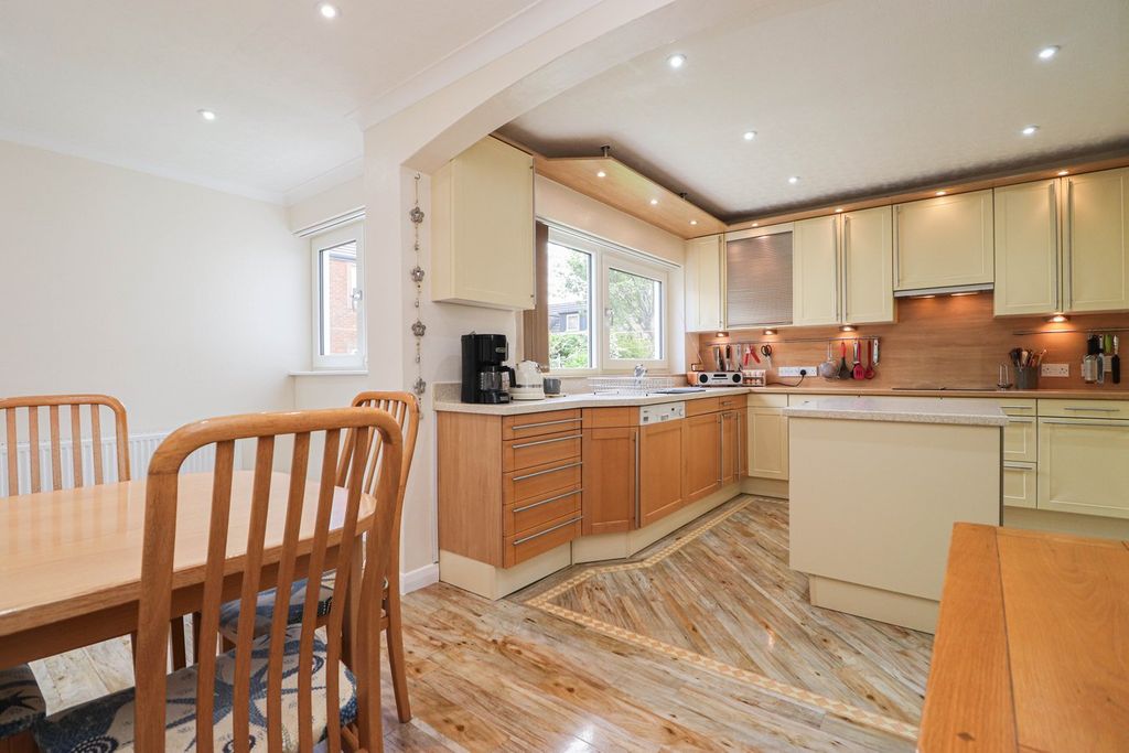 Property photo 2 of 36 Dining Kitchen
