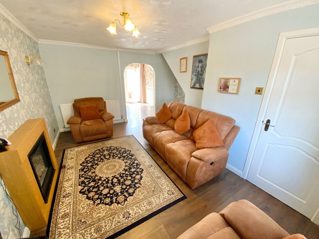 Property photo 3 of 15