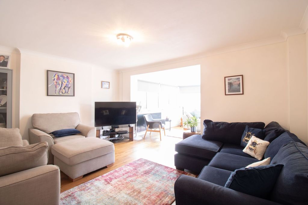 Property photo 2 of 47