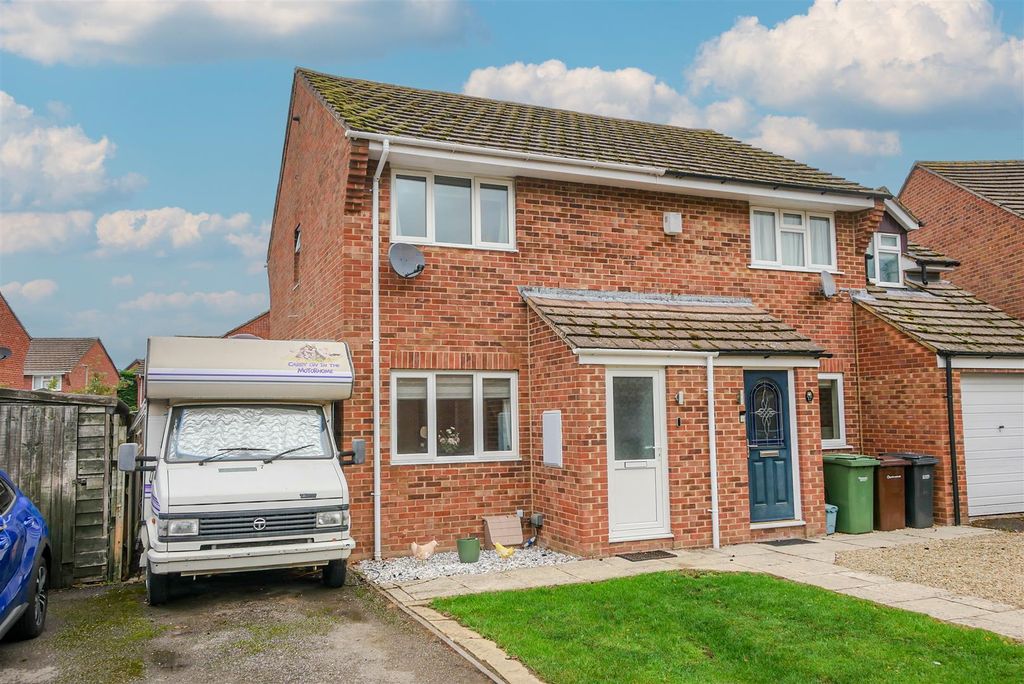 Property photo 1 of 12 Approach