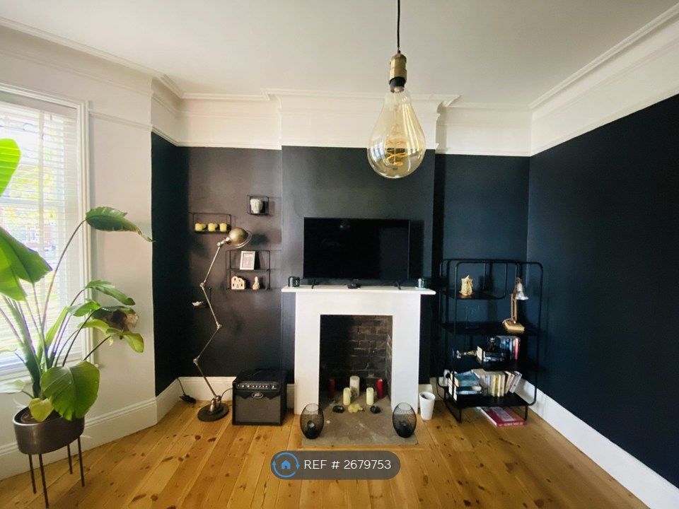 Property photo 2 of 20 Living Room