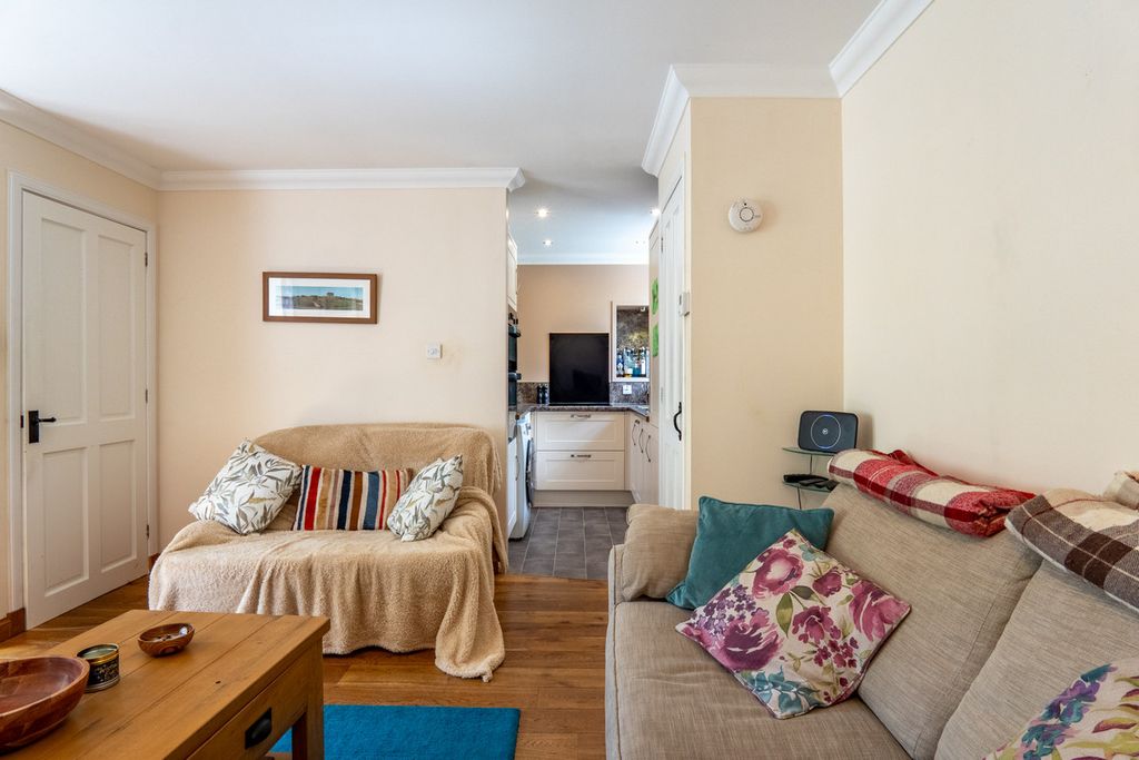 Property photo 2 of 24