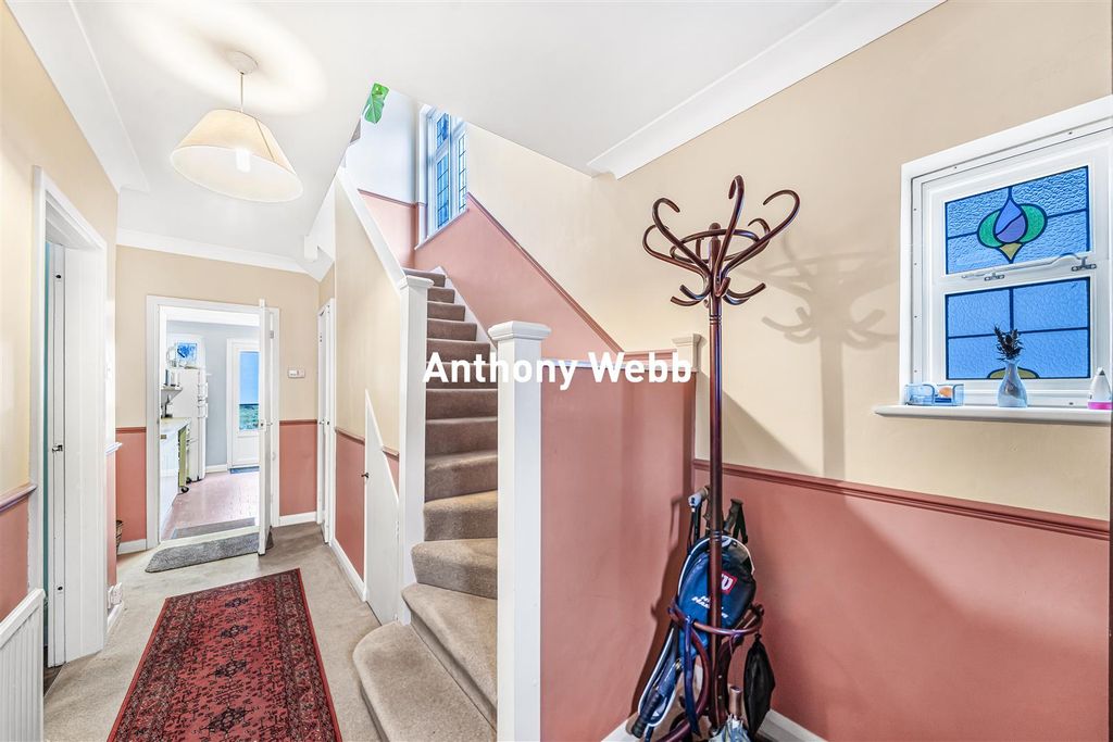 Property photo 3 of 18 Hallway