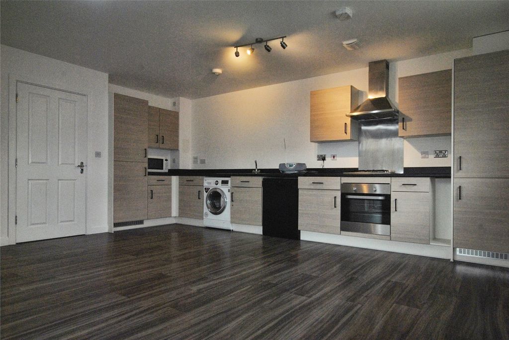 Property photo 2 of 6 Picture No. 16