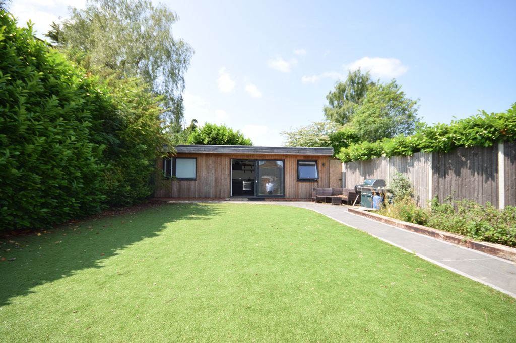 Property photo 2 of 12