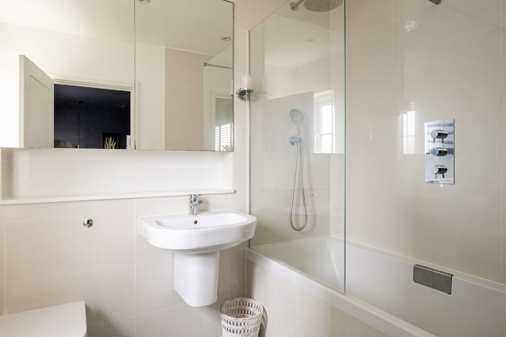 Additional image 17 of 4 bed detached house for saleKingfisher Drive, Haywards Heath, West Sussex RH16