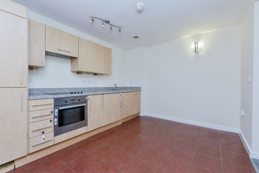 Property photo 3 of 20 Image