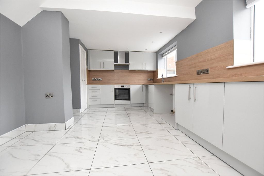 Property photo 2 of 24 Picture No. 07