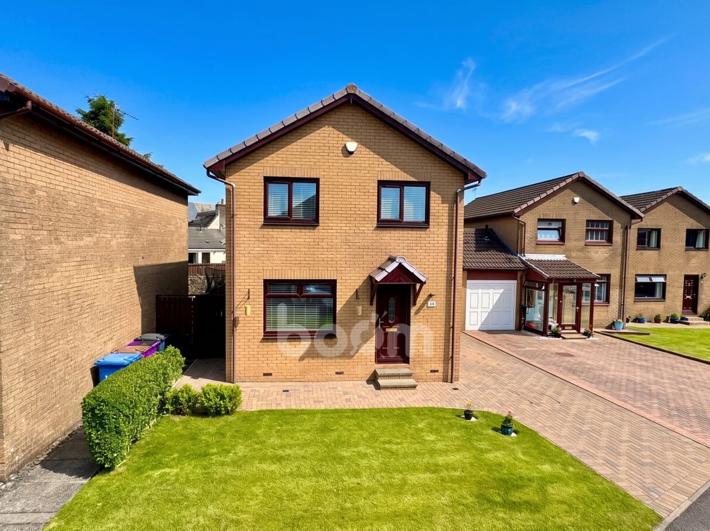 Property photo 1 of 24 Glebe Court, Beith External