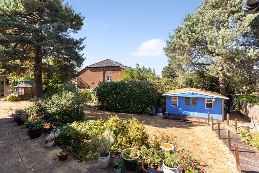 Property photo 3 of 25