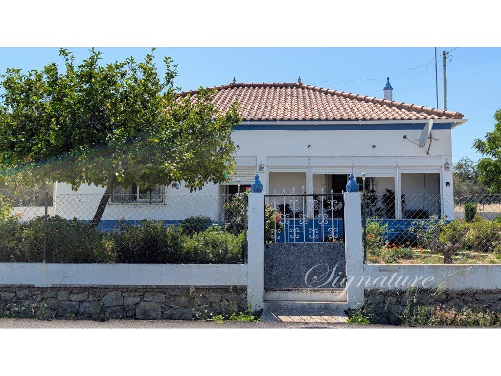 Property photo 1 of 23 Single-Storey Village House With 3 Bedrooms On The Outskirts Of São Brás De Alportel