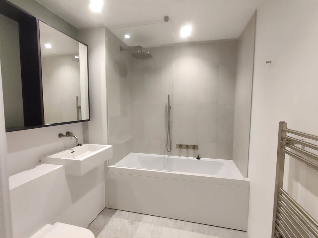 Property photo 2 of 9 Picture No. 13