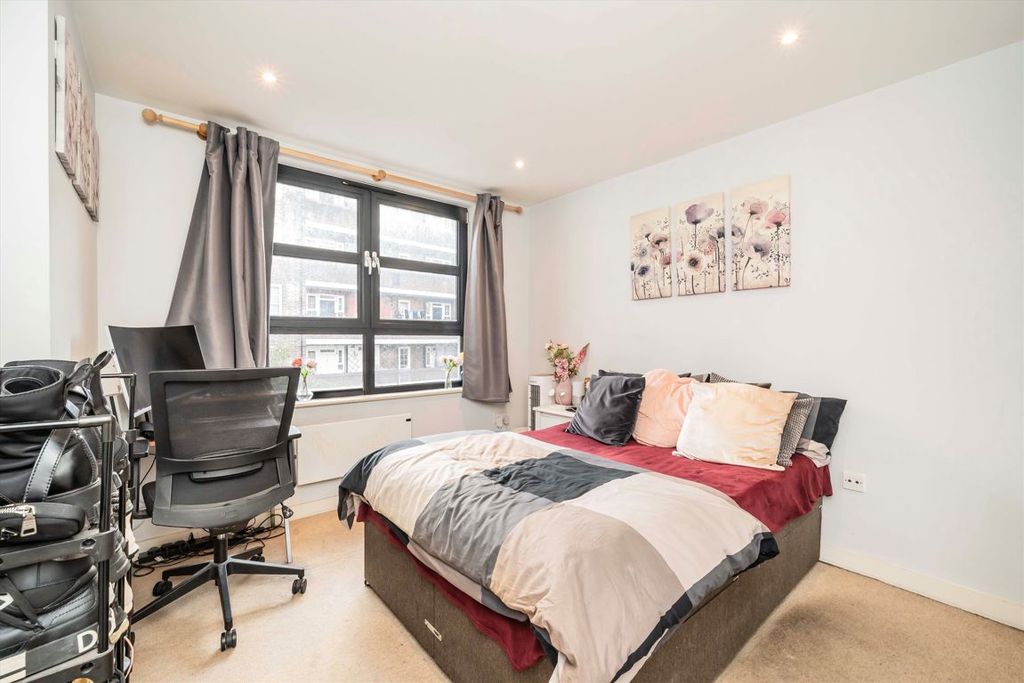 Property photo 3 of 4