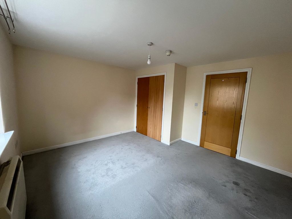 Property photo 3 of 17 Photo 9