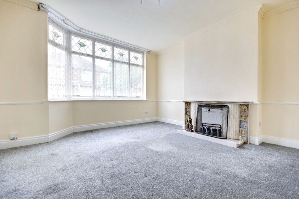 Property photo 3 of 15 Living Room