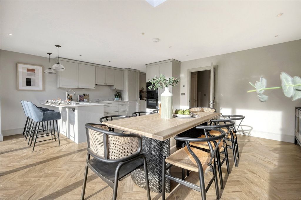 Property photo 2 of 13 Kitchen/Dining