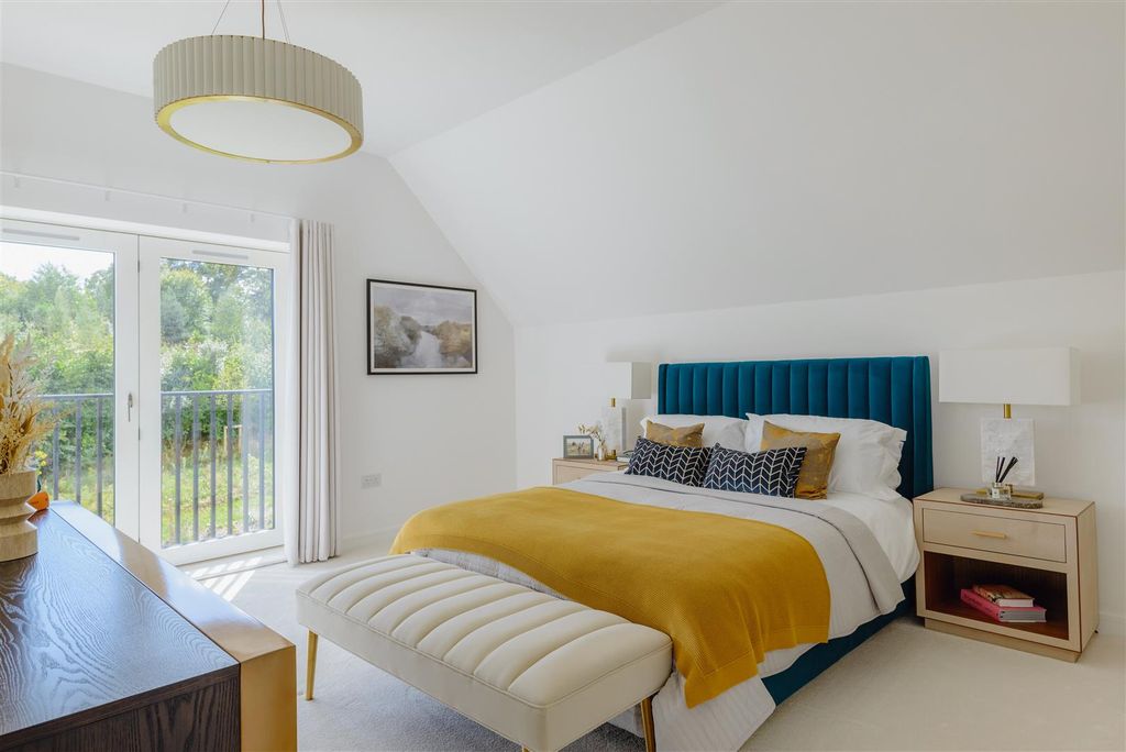 Property photo 3 of 11