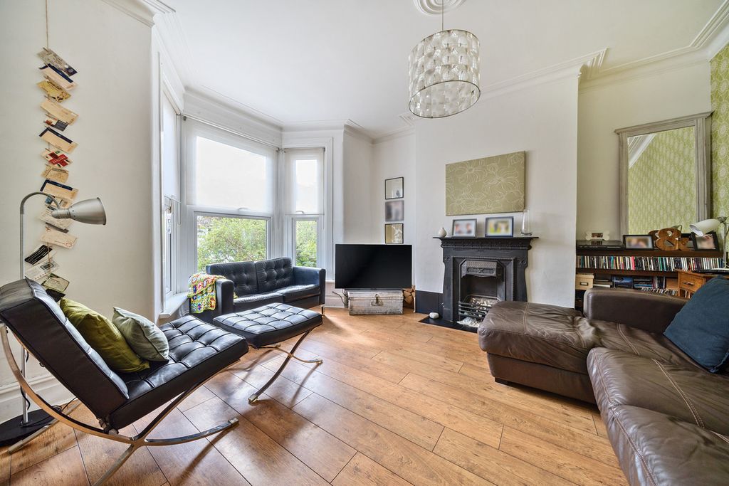 Property photo 2 of 12