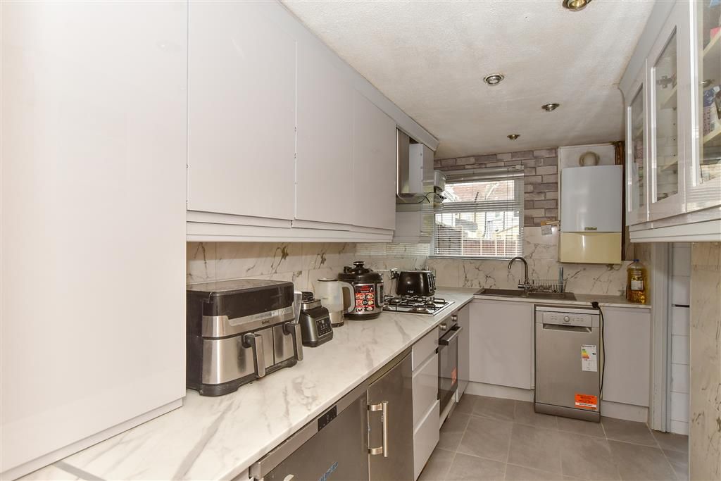 Property photo 1 of 10 Kitchen C