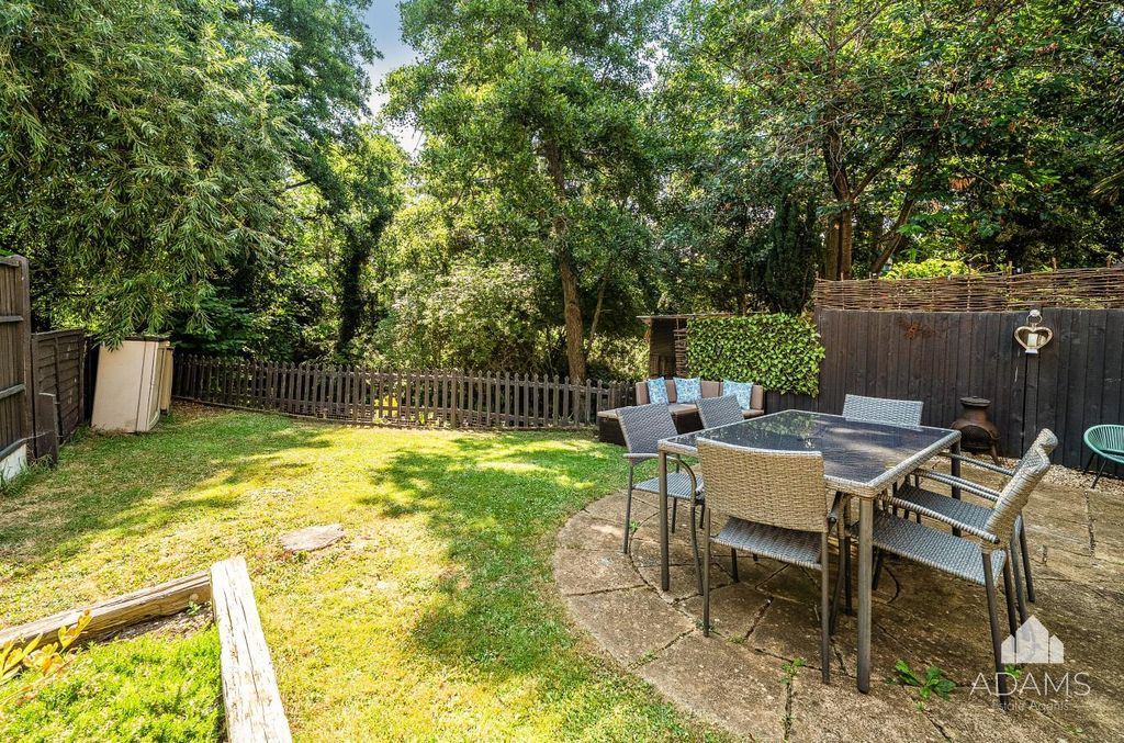 Property photo 2 of 16 Garden
