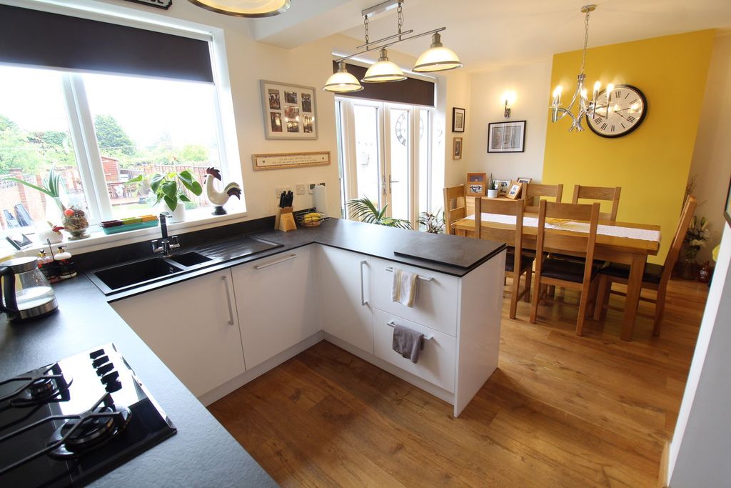 Property photo 2 of 13