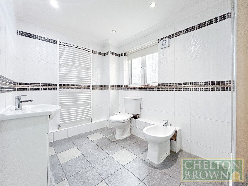 Property photo 3 of 25 Bathroom