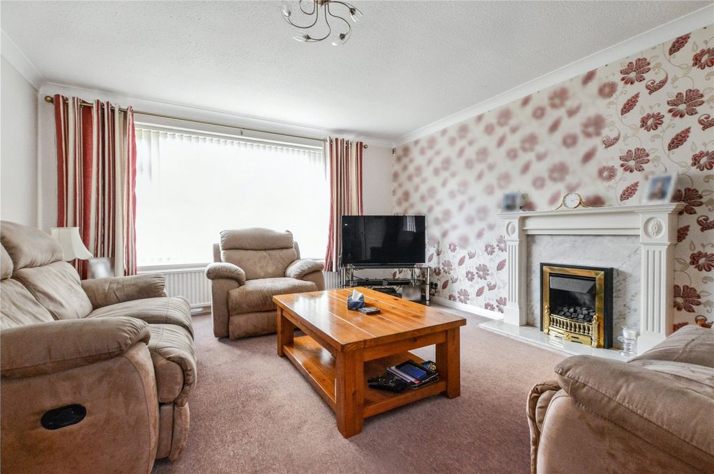 Property photo 2 of 21 Picture No. 12
