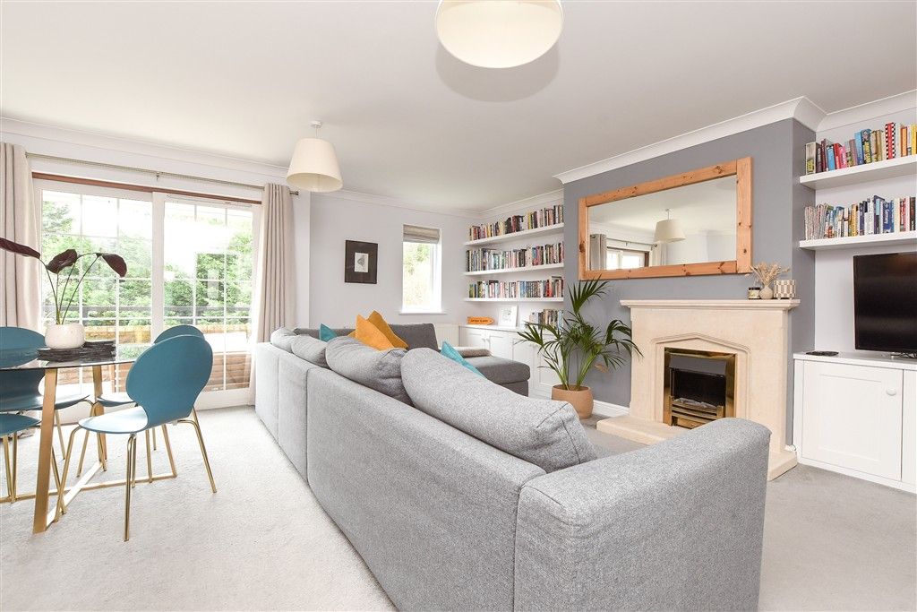 Property photo 3 of 16 Lounge/Diner