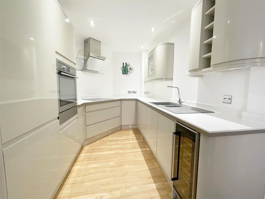 Property photo 2 of 13 2