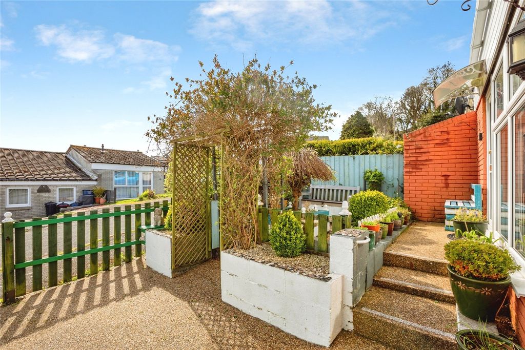 Property photo 2 of 13 Picture No. 16