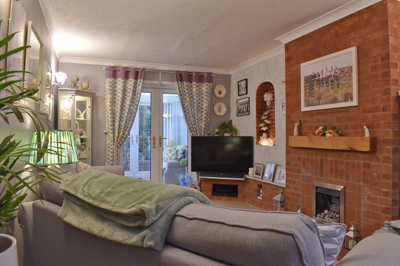 Property photo 3 of 13 Lounge