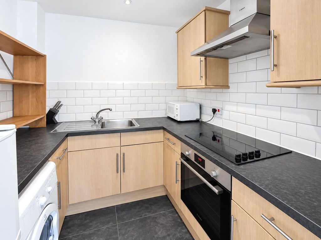 Property photo 3 of 8 Kitchen