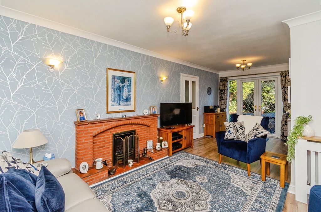 Property photo 3 of 18 Pbox-Img.Jpg