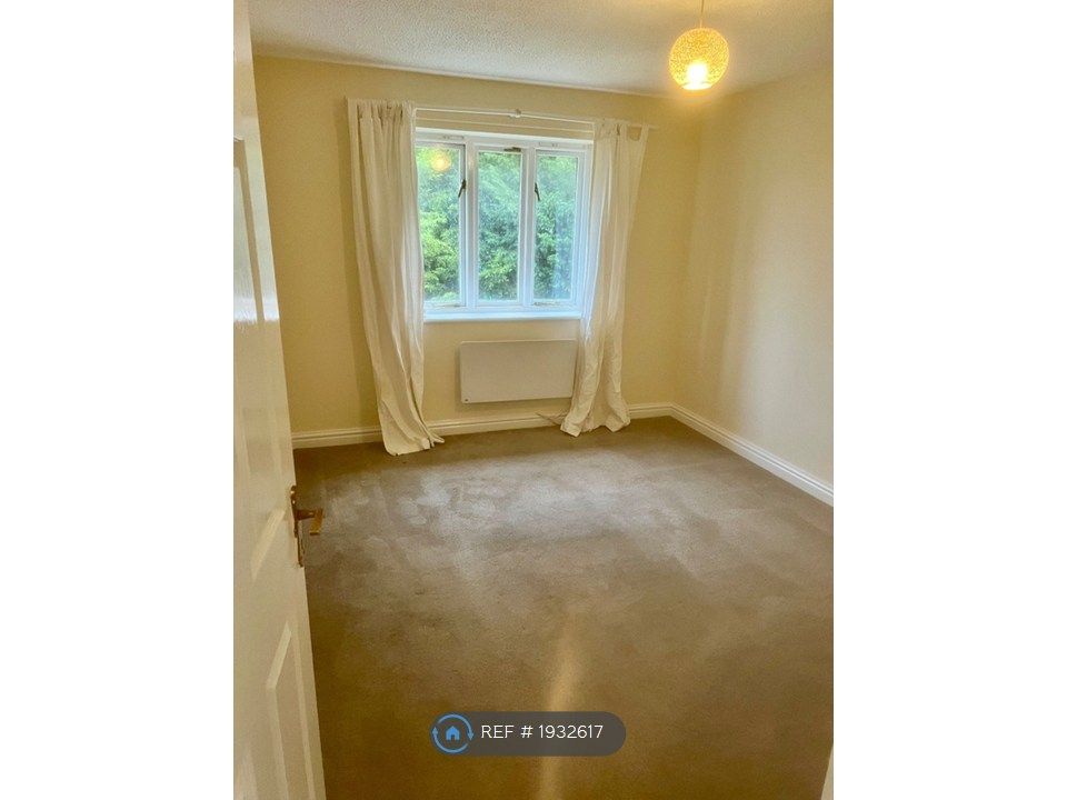 Property photo 2 of 9 Bedroom 1