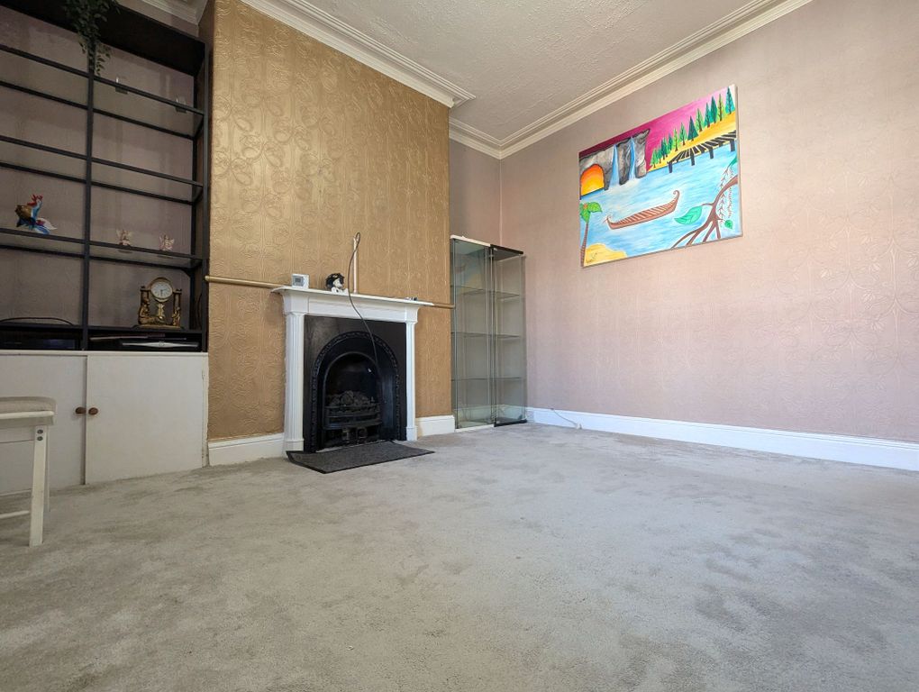 Property photo 3 of 20 Photograph 2