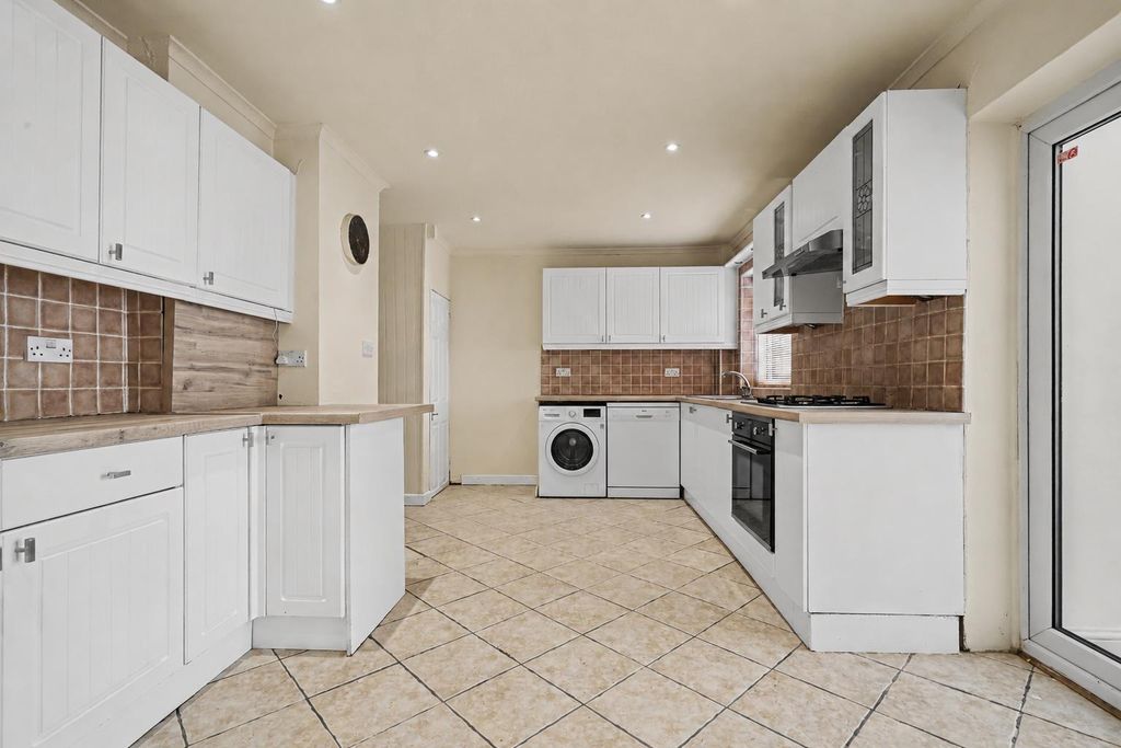 Property photo 2 of 22 Kitchen